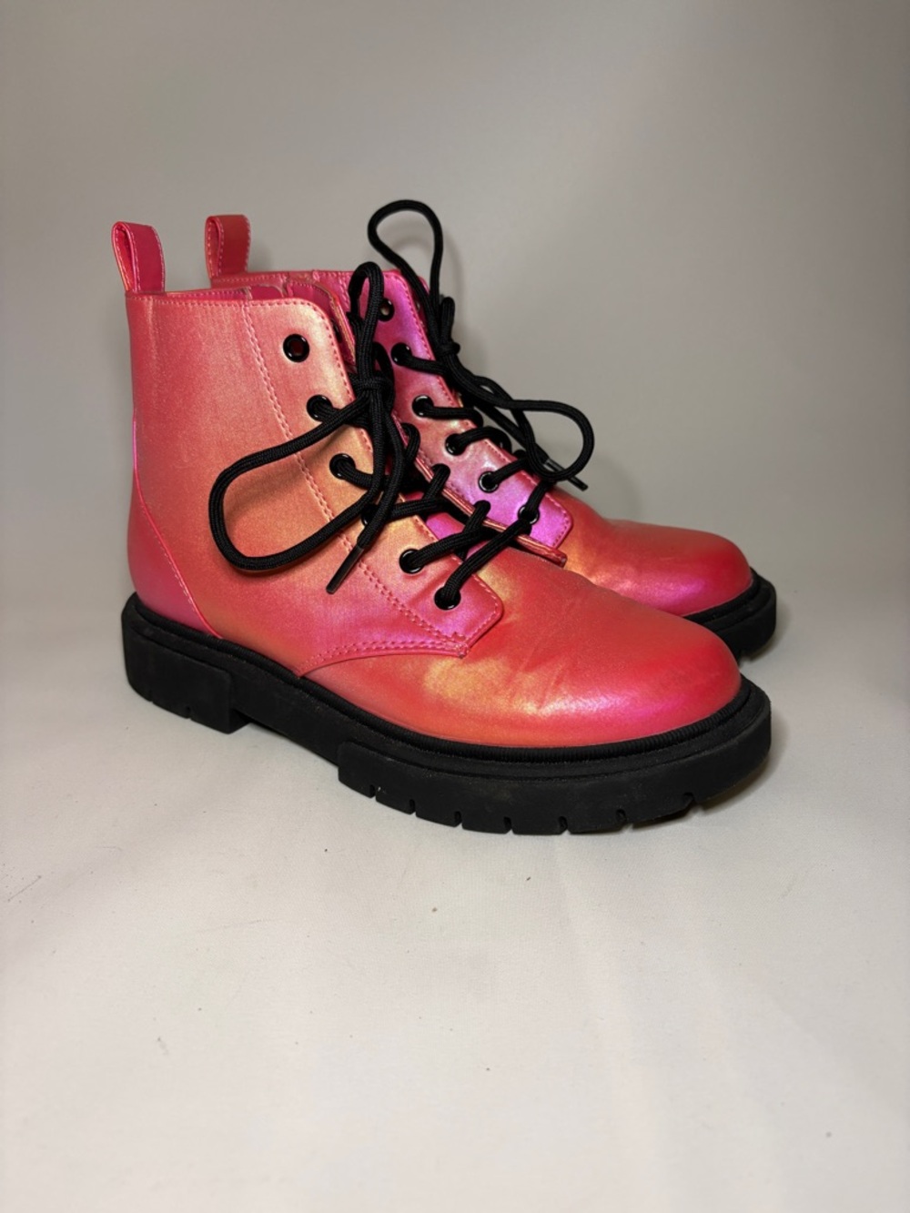 Art Class Kayden Holographic Iridescent Lace-Up Combat Boots Big Kids Size 4